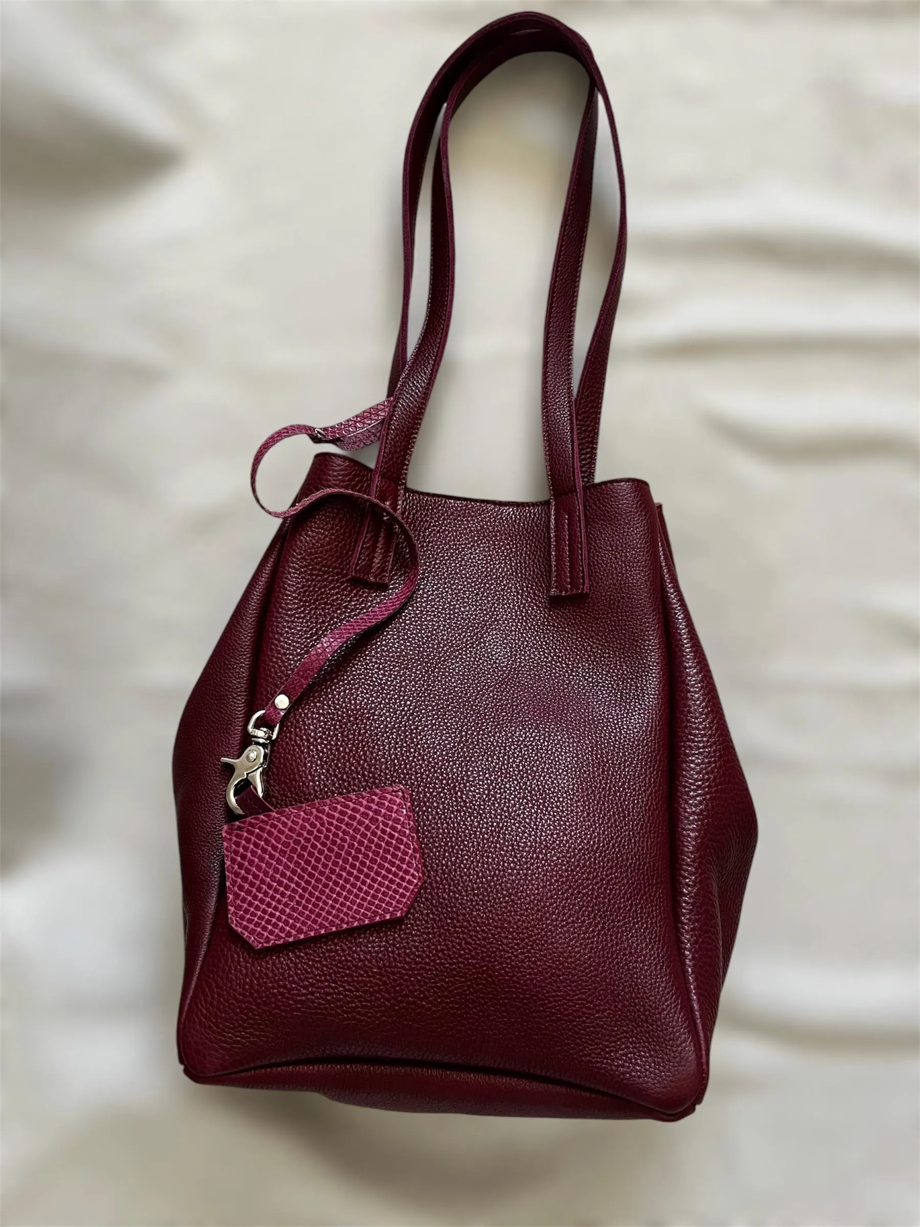 SHOPPER ARETHA BORGOÑA